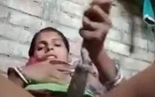 Indian women Masturbating on Web camera