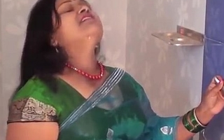 HOTTEST BATHING BY HOT AUNTY