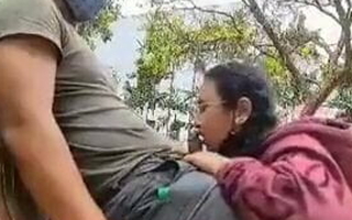 Asian lover – Blowjob And Fucking In public park