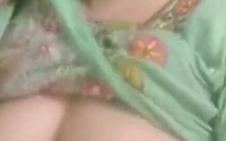 Paki Alone house wife distance from DHA Lahore Shares her puffy boobs
