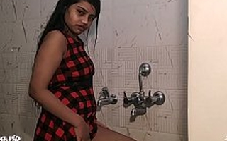 desi establishing girl alia advani taking shower
