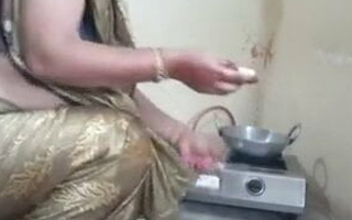 Bhabhi fucked while under way with regard to kitchen