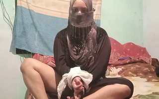 Hijab wearing girl wants to win fucked by uncut Hindu dick