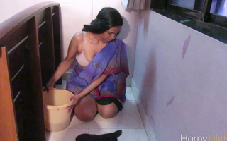 Chubby Boobs Tamil Irish colleen With Cleaning Diggings While Getting Filmed In one's birthday suit In Indian Desi Porn