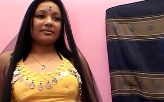 Chubby indian sister back law is doing her sly porno casting