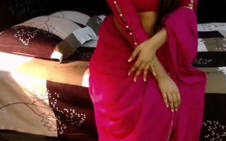 Sexy Indian girl hot dance in saree
