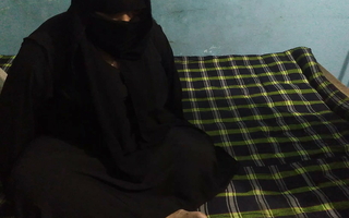 Muslim Burqa and Hijab pahne ek naukrani ko malik ke bete ne choda - Hindi Choda chudi