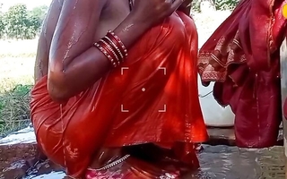 Neha bhabhi was taking bath outside, husband's cock stood up coupled with this chab went home coupled with fucked Neha bhabhi