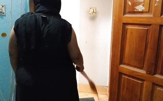 Saudi hot aunty sweeping house when neighbour caitiff public schoolmate saw her big tits and ass gets seduced &Hot cum - Boruqa & Hijab aunty