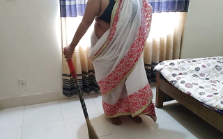 Desi Saas Ko Mast Chudai Damad - Fellow-feeling a amour Indian mother-in-law while sweeping house (Priya Chatterjee) Hindi Clear Audio