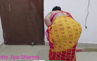 Nokrani Sudipa bhabhi apne malik ko sexual connection karna sikhate hai