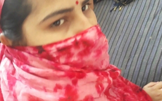Indian hindu lads shagging Muslim girlfriend in motor coach