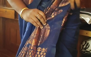 Tamil Neonate Varsha Bhabhi  enervating Sari