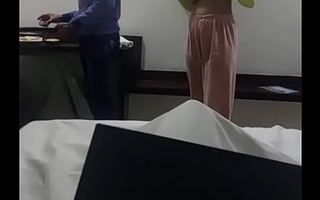 Daring Sexy indian Girlfriend Showing Heavy boobs to hotel food service old bean