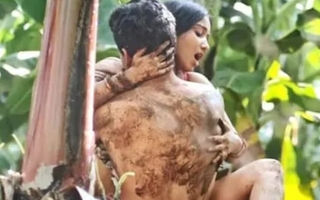 Desi aunty first duration real fucking with Bengali cookie