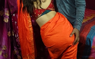 Cute Saree blBhabhi Gets Naughty With Her Devar for roughsex after ice massage on her concerning in Hindi