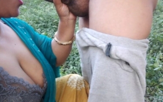 Desi jungle bhabhi played dirty enjoyment be advisable for sex with a boy in the jungle with an increment of also did blowjob.