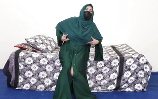Very Hot Pakistani Muslim Niqab Women Masturbation by Sex tool