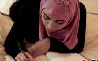 Lady in hijab bonks confessor like a intercourse machine!