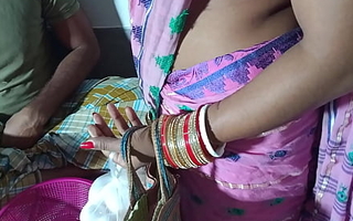 अंडे बेचने वाले ने घर में अकेली भाभी की जबरदस्ती चुदाई की Hard-core Bhabhi Sex