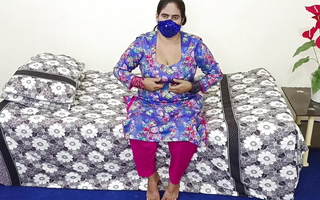 Huge Tited Desi Pakistani Aunty Stroking by Large Dildo