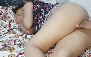Bhabhi stayed like this or she was fucked by rub-down the wall.