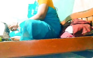 tamil aunty vegetable intense boobs eager for boy friend handjob