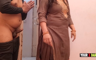 Punjabi Jatti caught bihari masturbate with regard to her bathroom and punish him