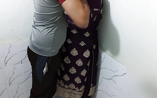 Desi Indian Couple in bathroom Early morning sex before office measure