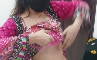 Pakistani University Girl Nude Mujra Strip Tease On Live Flick Call
