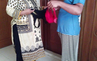 Gujarati sexy aunty fucking the bra seller inside the house!