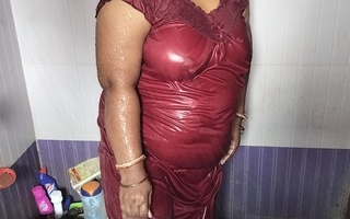 Sexy mom luring shower in Birhroom