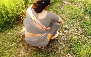 Desi village bhabhi outdoor sex with respect to jungle fucked.outdoor pussy fingering.