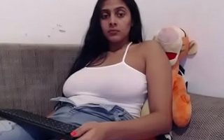 Indian horny girl nude on livecam myhotporn.com