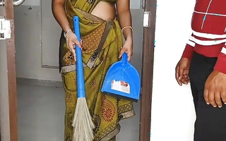 Komal was not at home, husband misnamed make an issue of garbage man dominant and started fucking at make an issue of way in