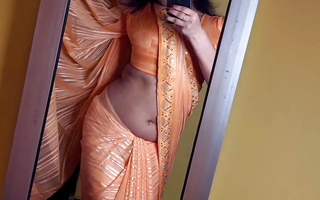 🇺🇸BEST SEXY Come out BHABHI SHOWING DEEP NAVEL AND BIG Bowels