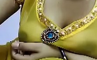 Hot indian girl showing boobs on cam wait for full at - Xxxdesicam.com