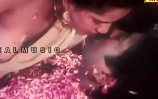 Mallu Reshma Aunty Teat and lips Sucking..you will Jizz