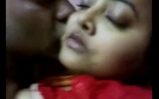 indian aunty with scrimp  boob sucking