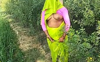 Indian Couple Injoy Alfresco Sexual connection In the matter of Village Pornography IN HINDI