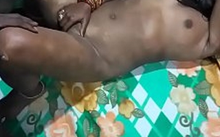 Indian Aunty Near Young House-servant Playing Near Tits hard-core video  Desi Pussy